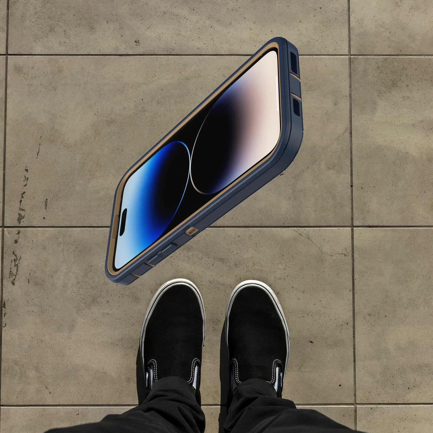 Coque IPhone 14 Pro Max Defender Series Blue Suede Shoes â Image 4